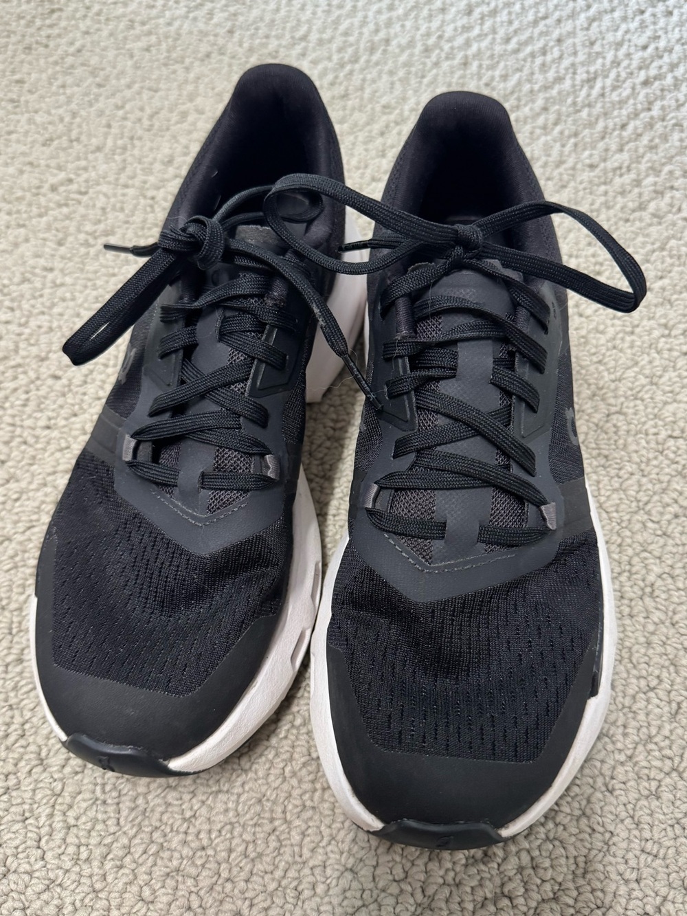 Oncloud cloud pulse black and white sneaker
